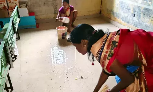 जोगना की प्राथमिक शाला में एक ही शिक्षिका संभाल रही पांच कक्षाओं की जिम्मेदारी जोगना की प्राथमिक शाला में एक ही शिक्षिका संभाल रही पांच कक्षाओं की जिम्मेदारी