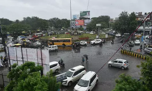 विदर्भ में लगी सावन की झड़ी, सड़के हुई पानी-पानी , मौसम का मिजाज हुआ ठंडा