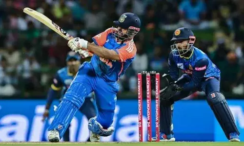 लास्ट के पांच ओवर में बिखर गई श्रीलंकाई टीम, भारत ने जीत के साथ टी20 सीरीज का किया आगाज, 43 रनों से दी श्रीलंका को मात लास्ट के पांच ओवर में बिखर गई श्रीलंकाई टीम, भारत ने जीत के साथ टी20 सीरीज का किया आगाज, 43 रनों से दी श्रीलंका को मात