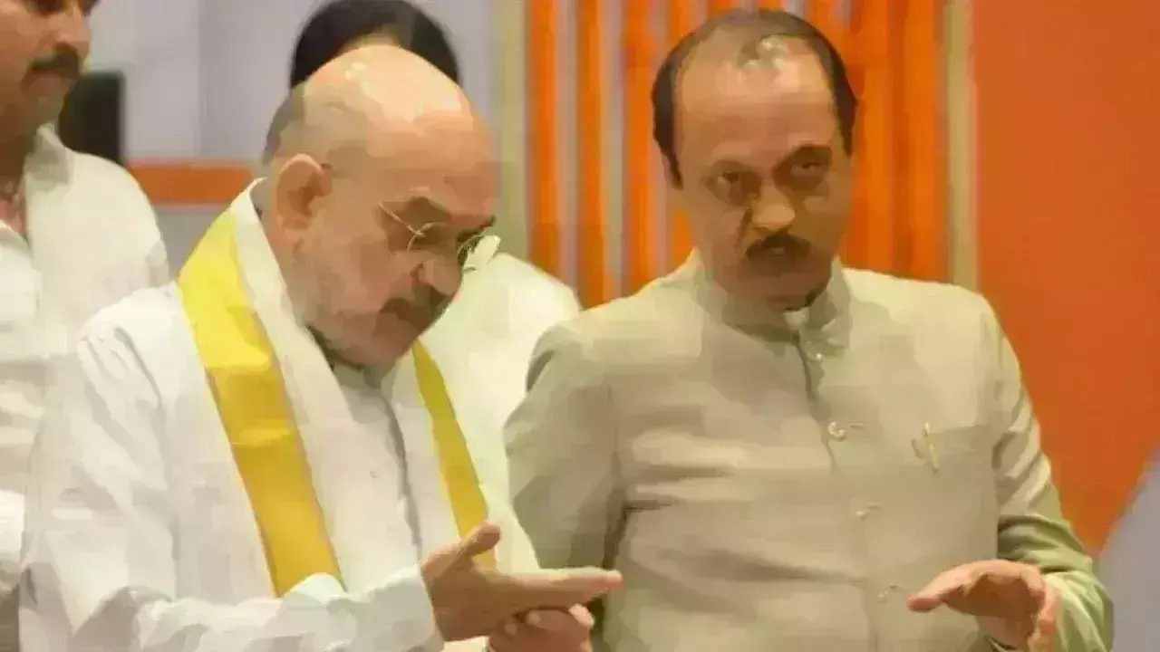 अजित बोले - अमित शाह संग 10 की थी बैठकें, वेष बदलकर जाता था दिल्ली, उधर शरद पवार संग मंच पर दिखे चेतन तुपे