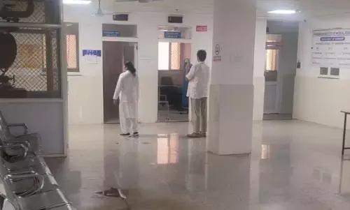 दो बजे तक ओपीडी टाइमिंग, एक बजे ही पसरा सन्नाटा, डीन ने किया औचक निरीक्षण सभी ओपीडी से डॉक्टर गायब मिले