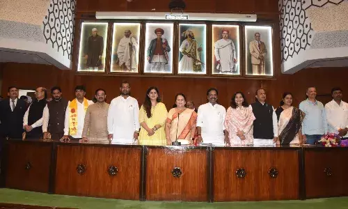 विधान परिषद के 11 सदस्यों ने ली शपथ, उपाध्यक्ष डॉ. नीलम गोर्हे ने शपथ दिलाई विधान परिषद के 11 सदस्यों ने ली शपथ, उपाध्यक्ष डॉ. नीलम गोर्हे ने शपथ दिलाई