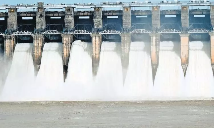 नर्मदा में जलस्तर अब भी अधिक, बारिश न हुई तो बंद किया जाएगा गेटों को