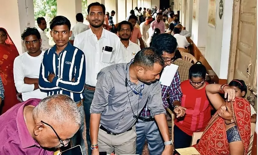 सर्वेयर भर्ती में हो रहा भेदभाव, महिलाओं को मौका नहीं सर्वेयर भर्ती में हो रहा भेदभाव, महिलाओं को मौका नहीं