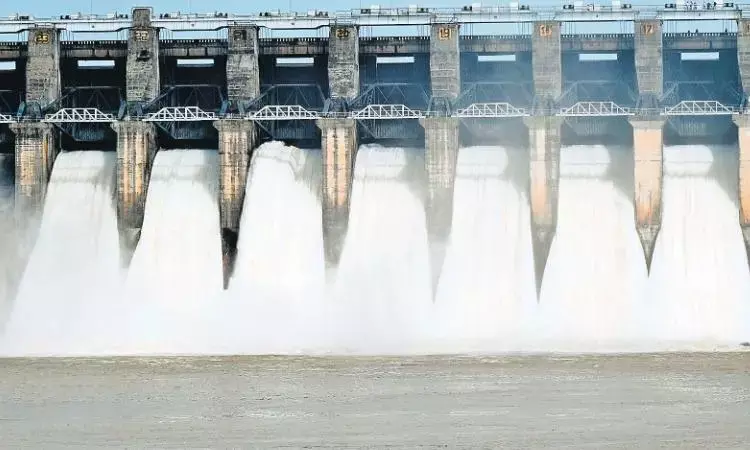 नर्मदा में जलस्तर अब भी अधिक, बारिश न हुई तो बंद किया जाएगा गेटों को
