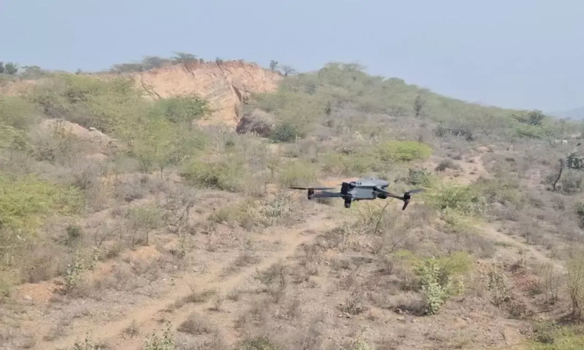 वन विभाग द्वारा रास्ता रोके जाने से परेशान ग्रामीण, जिला मुख्यालय पहुंचकर विधायक