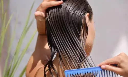 मुल्तानी मिट्टी चेहरे के साथ-साथ बालों को भी बनाती है चमकदार, घर पर ही बनाएं हेयर मास्क मुल्तानी मिट्टी चेहरे के साथ-साथ बालों को भी बनाती है चमकदार, घर पर ही बनाएं हेयर मास्क