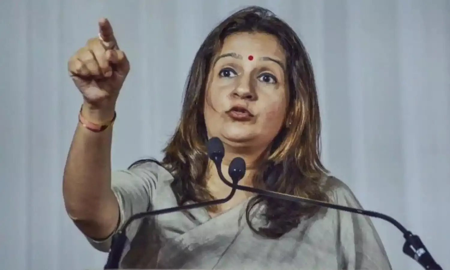 कृष्ण जन्मभूमि विवाद को लेकर प्रियंका चतुर्वेदी ने बीजेपी पर कसा तंज, राम जन्मभूमि आंदोलन का किया जिक्र