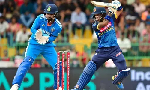 पहला मैच हुआ टाई, असलंका ने टीम इंडिया से छीनी जीत, वेल्लालागे बने मैच के हीरो पहला मैच हुआ टाई, असलंका ने टीम इंडिया से छीनी जीत, वेल्लालागे बने मैच के हीरो