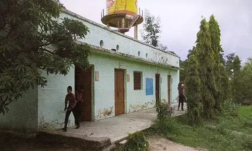 पंचायत ने शासकीय भवन निजी स्कूल को दिया किराए पर