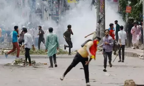 पीएम शेख हसीना के इस्तीफे की मांग को लेकर सड़कों पर उतरे प्रदर्शनकारी, 72 लोगों की मौत, सरकार ने लगाया अनिश्चितकालीन कर्फ्यू