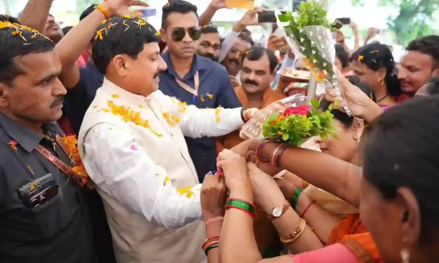 रक्षाबंधन और श्रावण उत्सव कार्यक्रम में शामिल हुए सीएम मोहन यादव, बोले - बहनों के स्नेह का कोई मोल नहीं, बहनों के आत्मीय भाव से अभिभूत हूं