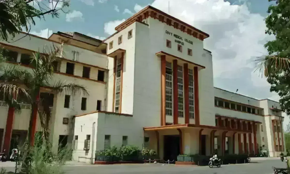 पीजी की सीटें पाने मेडिकल की छटपटाहट, एनएमसी नहीं मानी तो लगाएंगे कोर्ट से गुहार