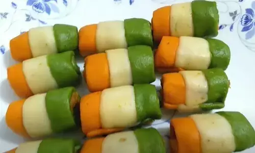 स्वतंत्रता दिवस को स्पेशल बनाने के लिए घर पर बनाएं चटपटा तिरंगा रोल, बच्चों के साथ बड़ों का भी दिल हो जाएगा खुश