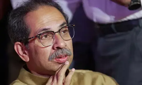 संजय शिरसाट बोले - उद्धव ठाकरे दिल्ली में देव दर्शन के लिए गए, दुबे ने कहा - हार का गम अभी खत्म नहीं हुआ