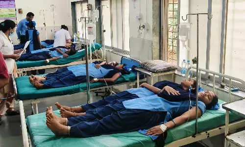 20 आदिवासी आश्रम स्कूलों के 432 विद्यार्थियों को फूड पॉइजनिंग, 100 अभी भी अस्पतालों में भर्ती