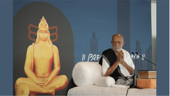 भारत के आध्यात्मिक गुरु मोरारी बापू ने संयुक्त राष्ट्र में राम कथा को विश्व शांति के लिए समर्पित किया