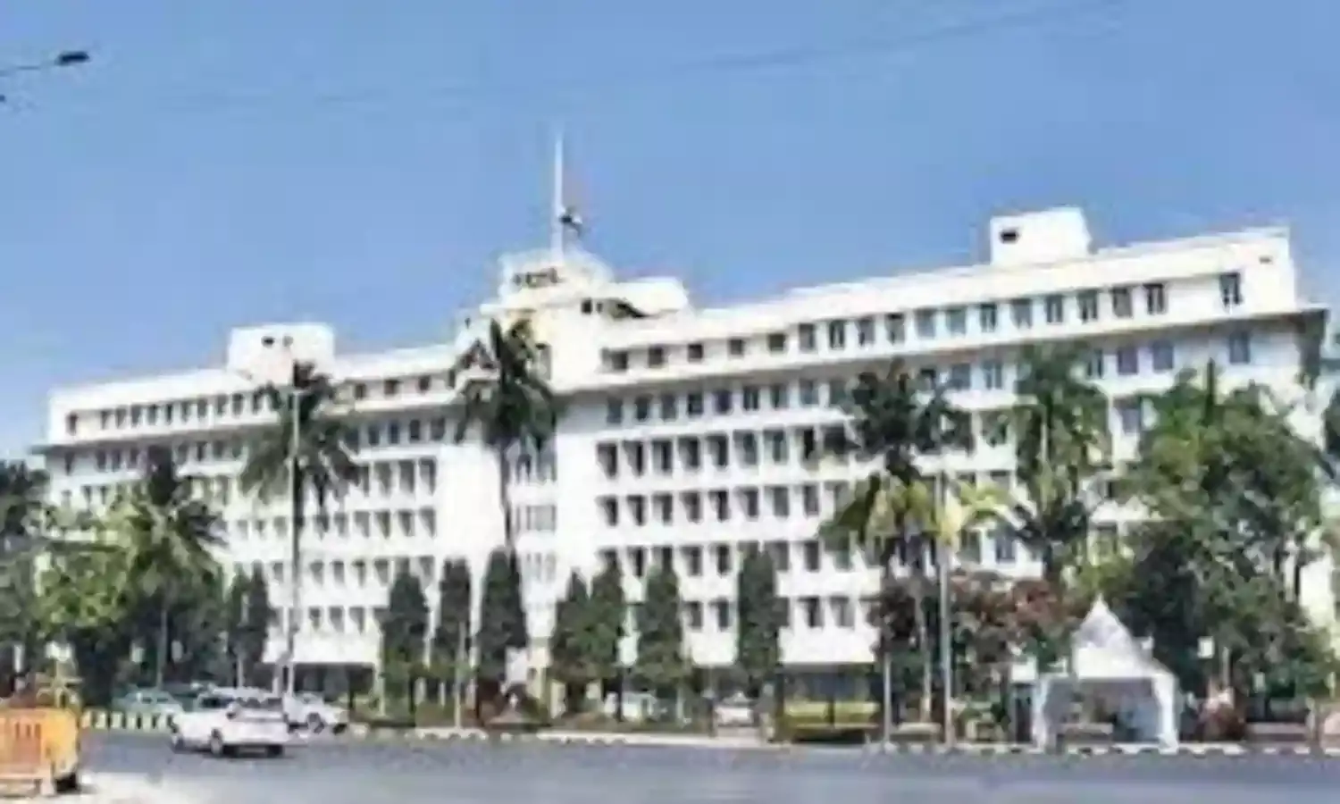 पेड़ों की अवैध कटाई करने वालों पर लगेगा 50 हजार का जुर्माना, ढाई करोड़ घरों में 9 अगस्त से हर घर तिरंगा अभियान