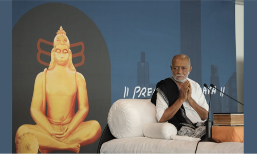 भारत के आध्यात्मिक गुरु मोरारी बापू ने संयुक्त राष्ट्र में राम कथा को विश्व शांति के लिए समर्पित किया