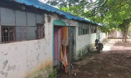 अमरावती में अब गिरे कि तब गिरे वाले आवासों में रह रहे पुलिस कर्मचारी अमरावती में अब गिरे कि तब गिरे वाले आवासों में रह रहे पुलिस कर्मचारी