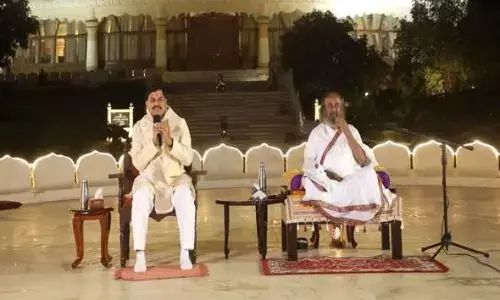 हम मध्यप्रदेश को वैभवशाली बनाने में मुख्यमंत्री डॉ. यादव के साथ हैं - आध्यात्मिक गुरु श्रीश्री रविशंकर हम मध्यप्रदेश को वैभवशाली बनाने में मुख्यमंत्री डॉ. यादव के साथ हैं - आध्यात्मिक गुरु श्रीश्री रविशंकर