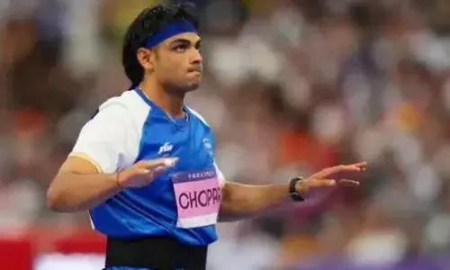 नीरज चोपड़ा ने जीता सिल्वर, पाकिस्तान के अरशद नदीम ने रिकॉर्ड 92.97 मीटर भाला फेंक कर गोल्ड पर जमाया कब्जा नीरज चोपड़ा ने जीता सिल्वर, पाकिस्तान के अरशद नदीम ने रिकॉर्ड 92.97 मीटर भाला फेंक कर गोल्ड पर जमाया कब्जा