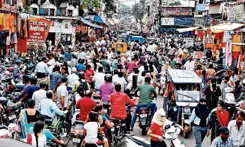 ट्रैफिक पुलिस केवल चालानी कार्रवाई में व्यस्त ट्रैफिक पुलिस केवल चालानी कार्रवाई में व्यस्त