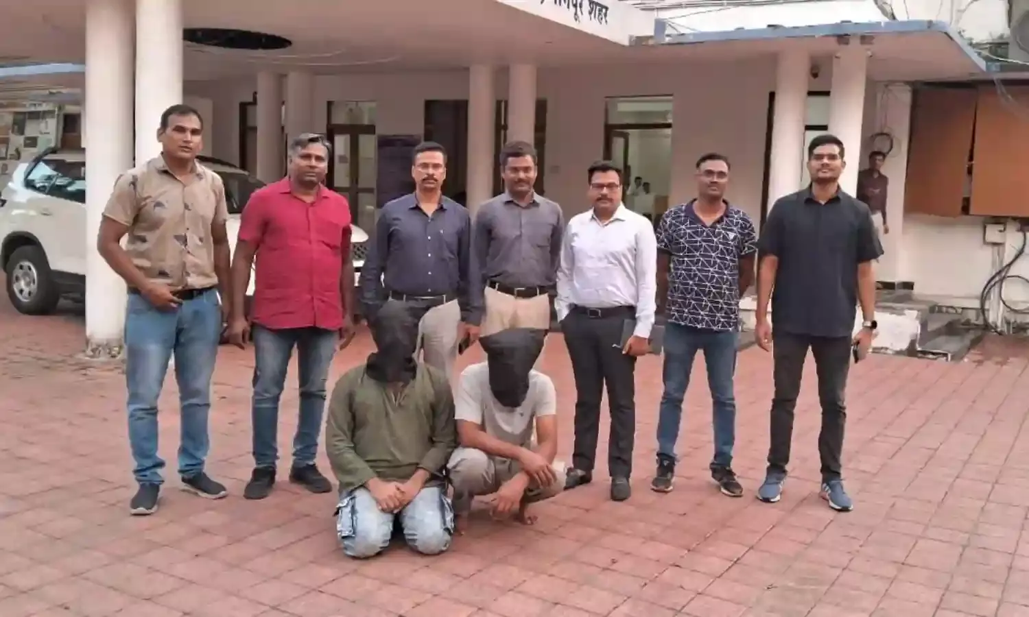 2 नकली पुलिस अधिकारी मुंबई से गिरफ्तार, पौने दो सौ से ज्यादा खाताधारकों को भेजे थे फर्जी मेल