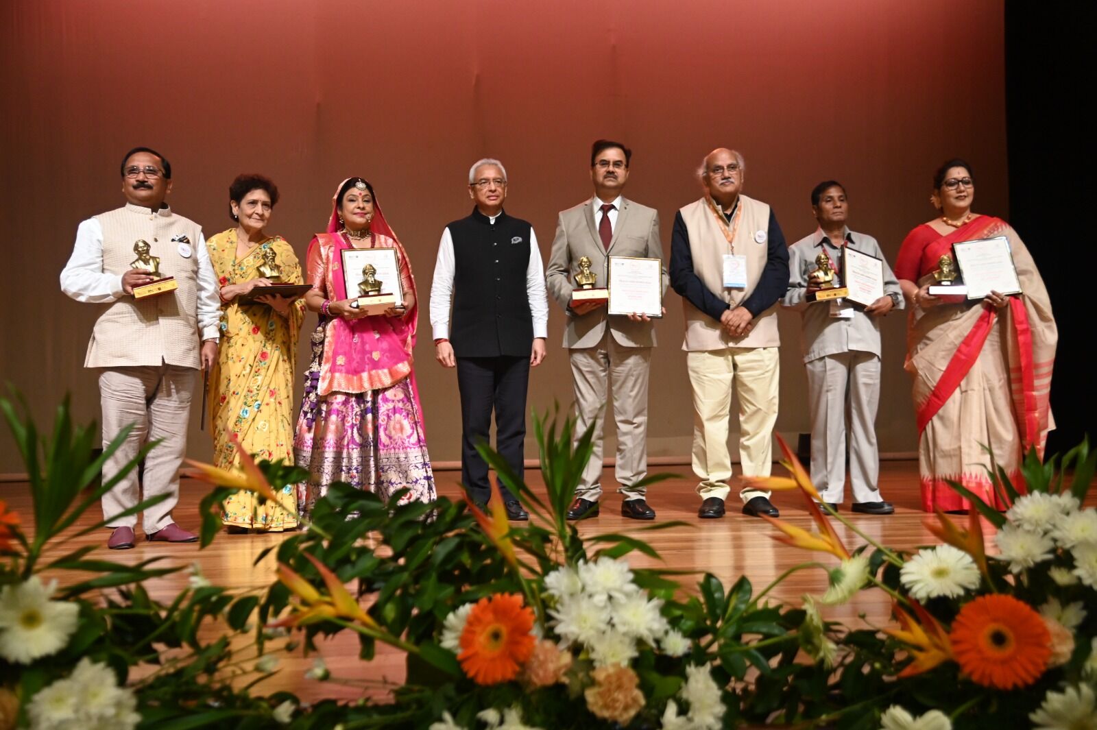 फिर मिलेंगे... के संकल्प के साथ विश्व रंग 2024 का मॉरीशस में हुआ भव्य समापन समारोह