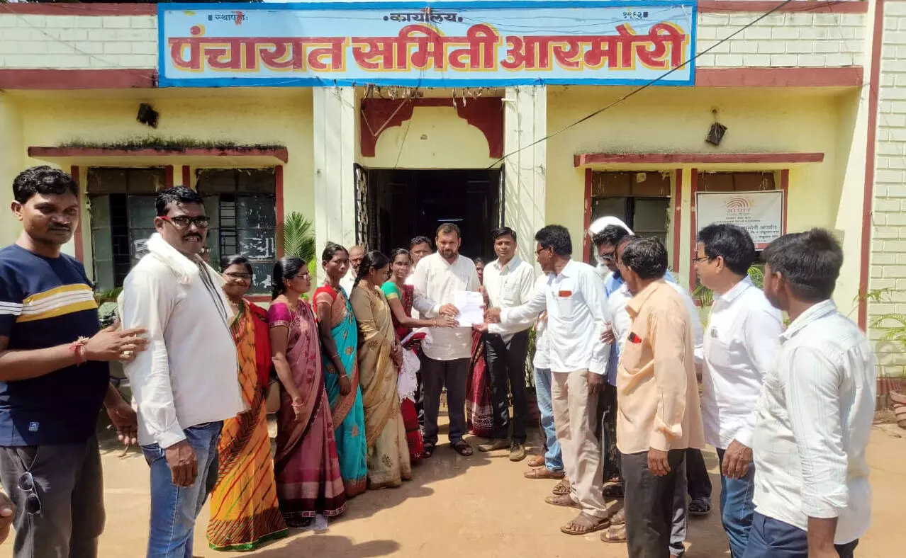 गांव के विकास के लिए ग्रापं को विशेषाधिकार न मिले तो 16 से बंद रहेंगे ग्रापं कार्यालय गांव के विकास के लिए ग्रापं को विशेषाधिकार न मिले तो 16 से बंद रहेंगे ग्रापं कार्यालय
