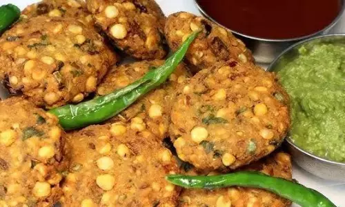 चटपटे और क्रिस्पी चना दाल पकौड़ों के साथ एन्जॉय करें स्वतंत्रता दिवस, जानें मसालेदार डिश बनाने की पूरी विधि