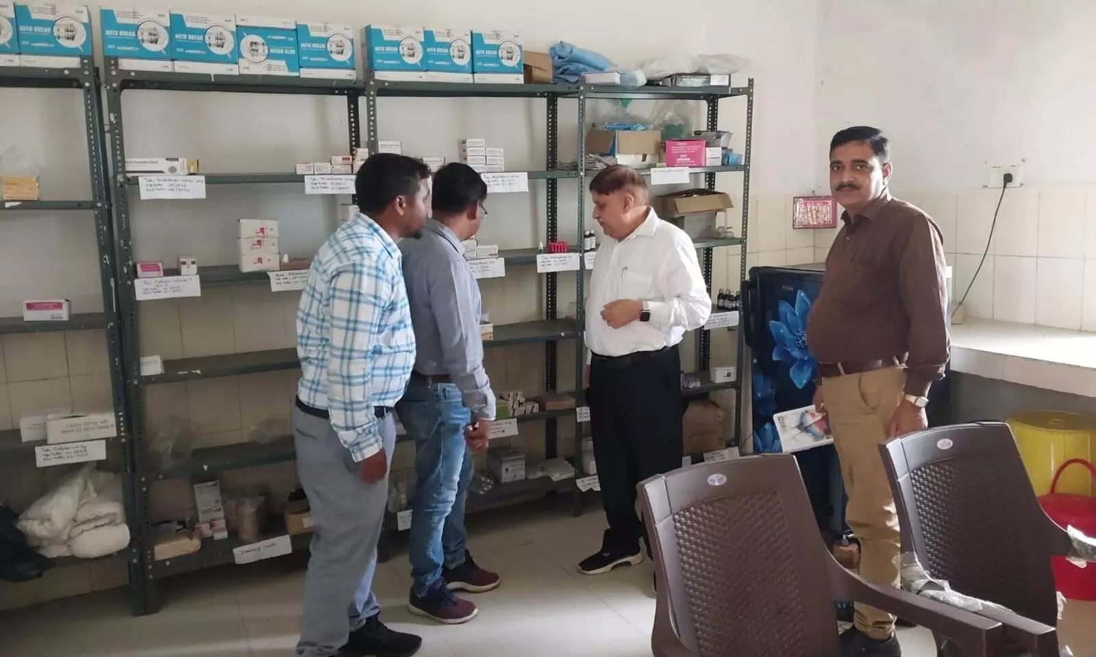 सीएमएचओ डॉ. एस.के. त्रिपाठी ने किया पीएचसी व सीएचसी का निरीक्षण सीएमएचओ डॉ. एस.के. त्रिपाठी ने किया पीएचसी व सीएचसी का निरीक्षण
