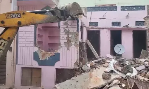 उदयपुर चाकूबाजी कांड पर प्रशासन की बड़ी कार्रवाई, आरोपी छात्र के घर पर चलाया बुलडोजर