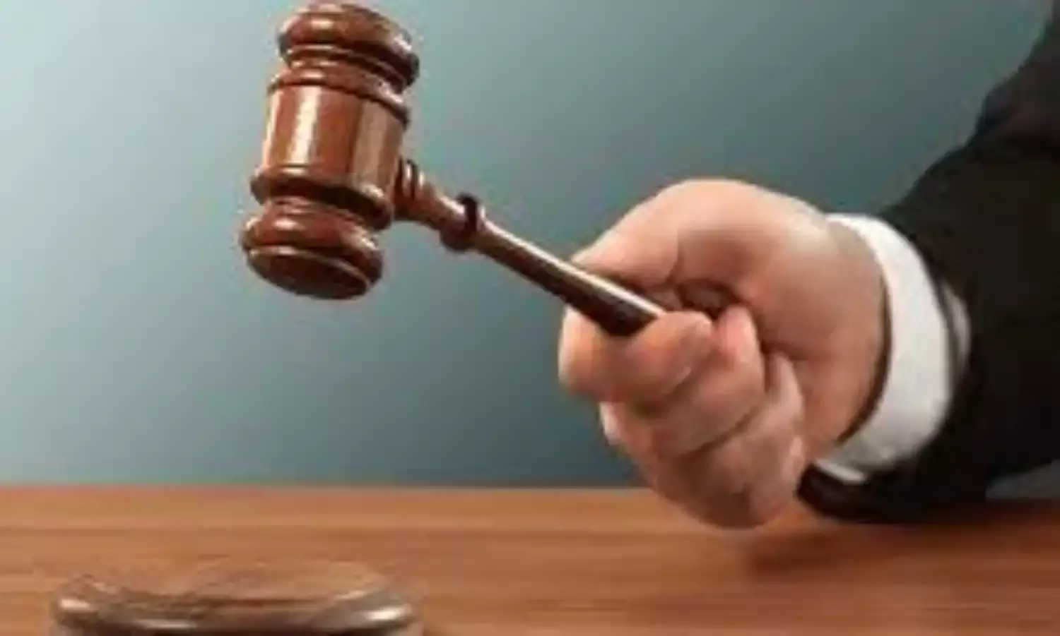 सत्र न्यायालय ने सुनाया फैसला - हत्या के मामले में दंपति को मिली उम्र कैद