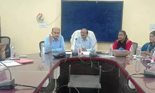 सीएचसी अजयगढ में सीएमएचओ ने ली ब्लाक स्तरीय समीक्षा बैठक