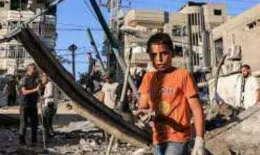 इजरायल सेना ने मध्य गाजा पट्टी में 40 ठिकानों पर बमबारी की