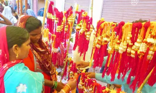 आया रक्षाबंधन का त्यौहार, बजार हुये गुलजार