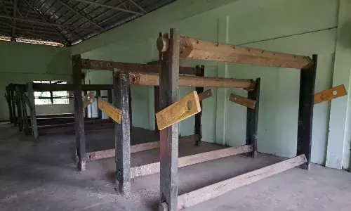 दस साल से ठप पड़ा छतवई का हस्तशिल्प हाथकरघा केंद्र