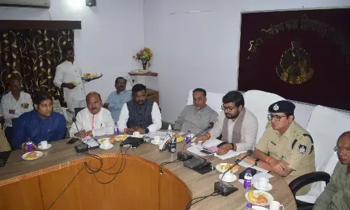 कहा जिले में पुलिस का खौफ खत्म, सडक़ पर उतरे अधिकारी कहा जिले में पुलिस का खौफ खत्म, सडक़ पर उतरे अधिकारी