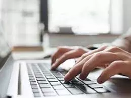 लचर इंटरनेट सेवा के चलते शिक्षक स्कूल बंद कर मुख्यालय में जाने पर विवश लचर इंटरनेट सेवा के चलते शिक्षक स्कूल बंद कर मुख्यालय में जाने पर विवश