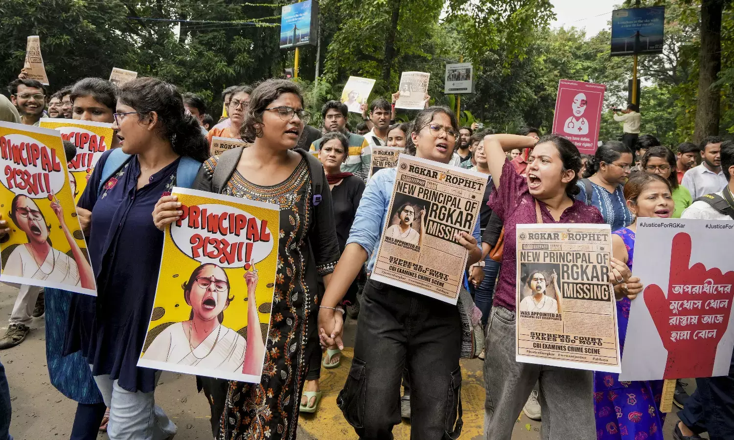 रेजिडेंट डॉक्टरों की हड़ताल से बिगड़ी व्यवस्था, मरीजों को नहीं मिल रहा उपचार