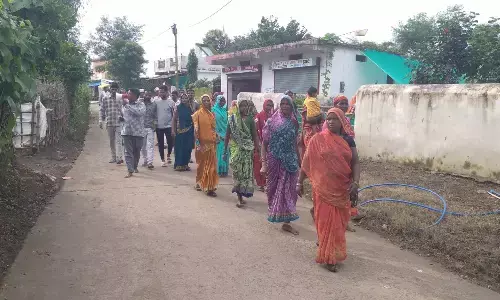 शराब पीकर आए या बेचा तो खैर नहीं, शराब बंदी को लेकर ग्रामीण हुए एकजुट शराब पीकर आए या बेचा तो खैर नहीं, शराब बंदी को लेकर ग्रामीण हुए एकजुट