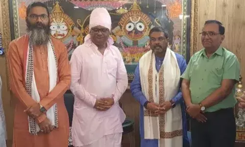 हिंदी विवि के कुलपति प्रो. कृष्ण कुमार सिंह ने केंद्रीय शिक्षा मंत्री से की मुलाकात, विश्वविद्यालय की योजनाओं पर विस्तार से की चर्चा