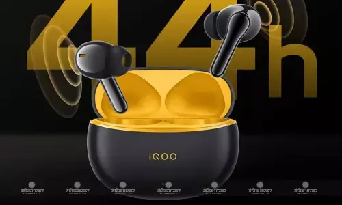 iQOO TWS 1e भारत में 42 घंटे तक की बैटरी लाइफ के साथ हुए लॉन्च, जानिए कीमत और फीचर्स iQOO TWS 1e भारत में 42 घंटे तक की बैटरी लाइफ के साथ हुए लॉन्च, जानिए कीमत और फीचर्स