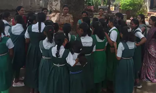 स्कूल-कॉलेज में स्टाफ का वेरििफकेशन करना जरूरी, छात्राओं की सुरक्षा पर प्रशासन गंभीर स्कूल-कॉलेज में स्टाफ का वेरििफकेशन करना जरूरी, छात्राओं की सुरक्षा पर प्रशासन गंभीर