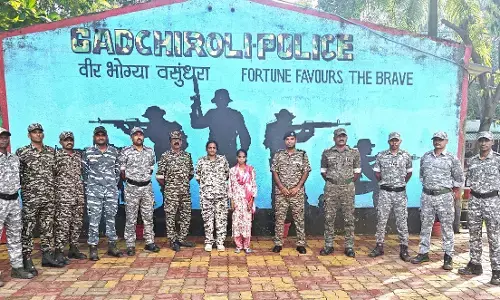 6 लाख की इनामी महिला नक्सली ने किया समर्पण , एक अन्य पुलिस गिरफ्त में