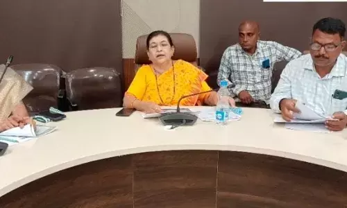 महिला को किया प्रताड़ित, निलंबित तहसील कृषि अधिकारी को तत्काल बर्खास्त करें