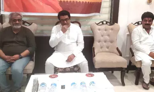 15 साल बाद राज ठाकरे गड़चिरोली पहुंचे आधा घंटा कार्यकर्ताओं से बात कर चलते बने