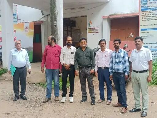 दो कार्यालयों के बीच समन्वय न होने के कारण माध्यमिक शिक्षकों की क्रमोन्नति अटकी