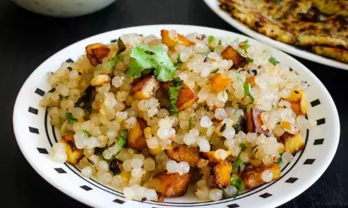 इस जन्माष्टमी पर बनाएं नॉन स्टिकी साबूदाना खिचड़ी, व्रत के लिए है परफेक्ट नाश्ता इस जन्माष्टमी पर बनाएं नॉन स्टिकी साबूदाना खिचड़ी, व्रत के लिए है परफेक्ट नाश्ता